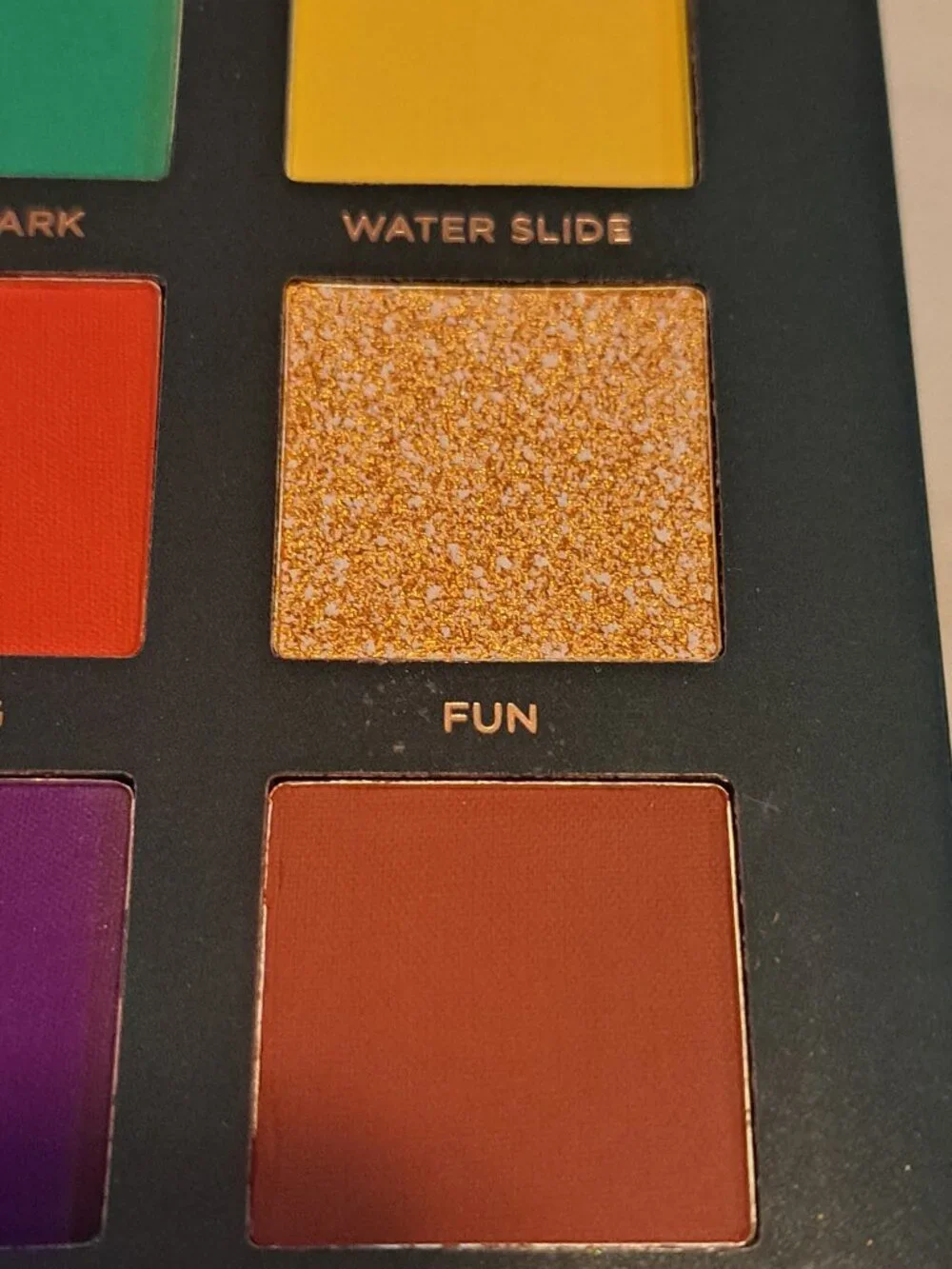 ACE BEAUTE Nostalgia Eyeshadow Palette